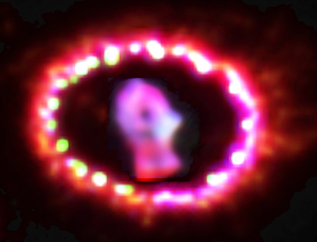 Exploded Star's Guts Shining Bright Again, Photo Shows